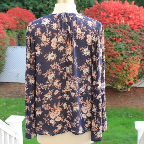 Lucky Brand Women's Blouse Floral Print Long Bell Sleeves Size Medium - Picture 5 of 14